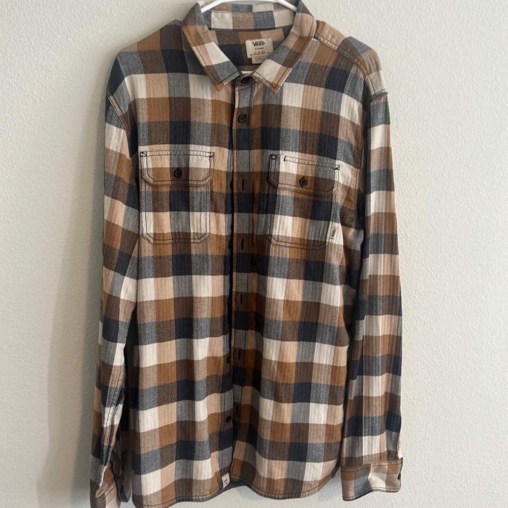 Vans long sleeve cotton button down with pockets